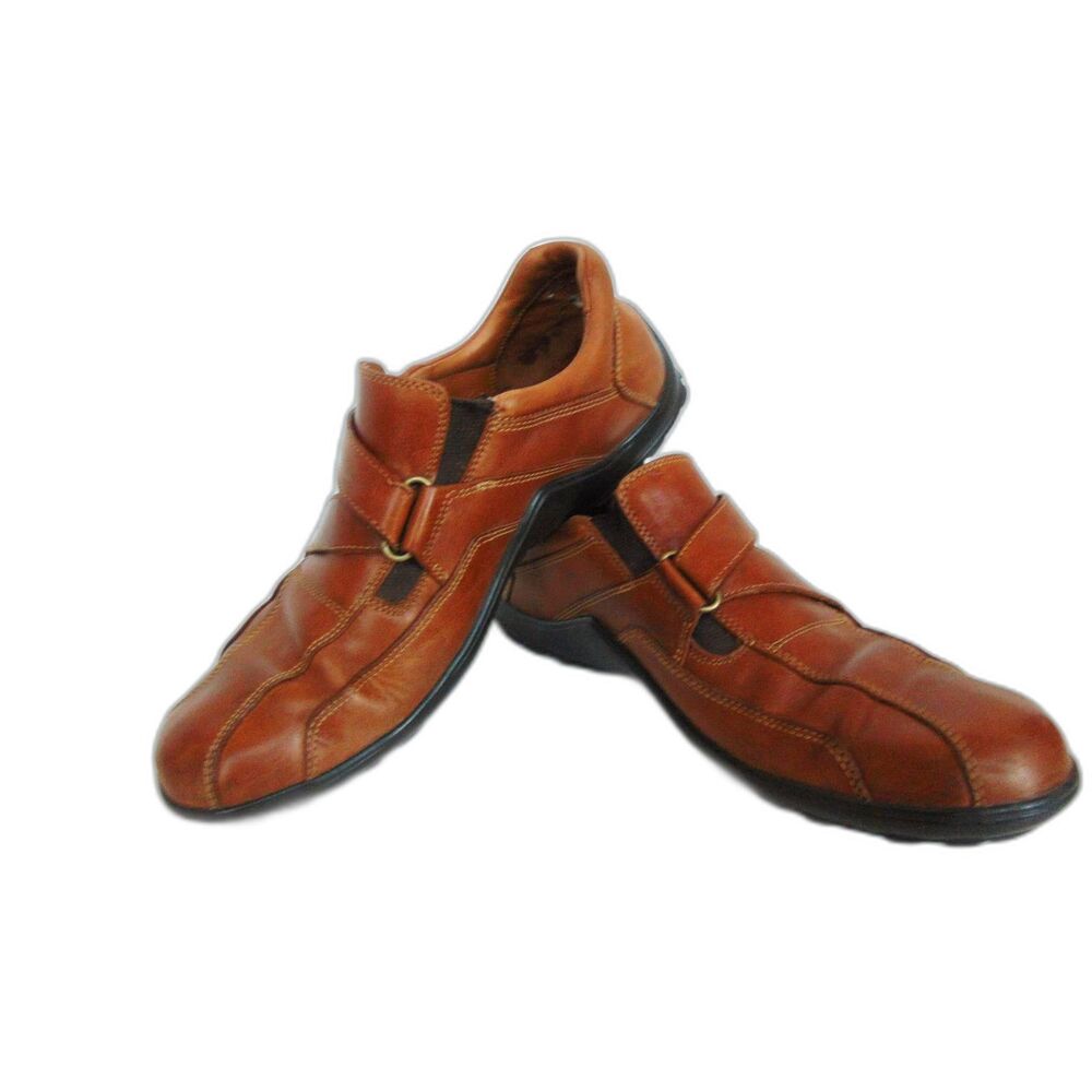 Men's Cole Hahn Slip on brown leather hook & loop closure Size 8M small flaw
